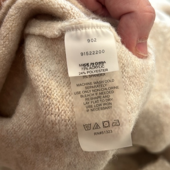 Vince Camuto Nordstrom Cream Sweater Size L baggy fit - Picture 5 of 5